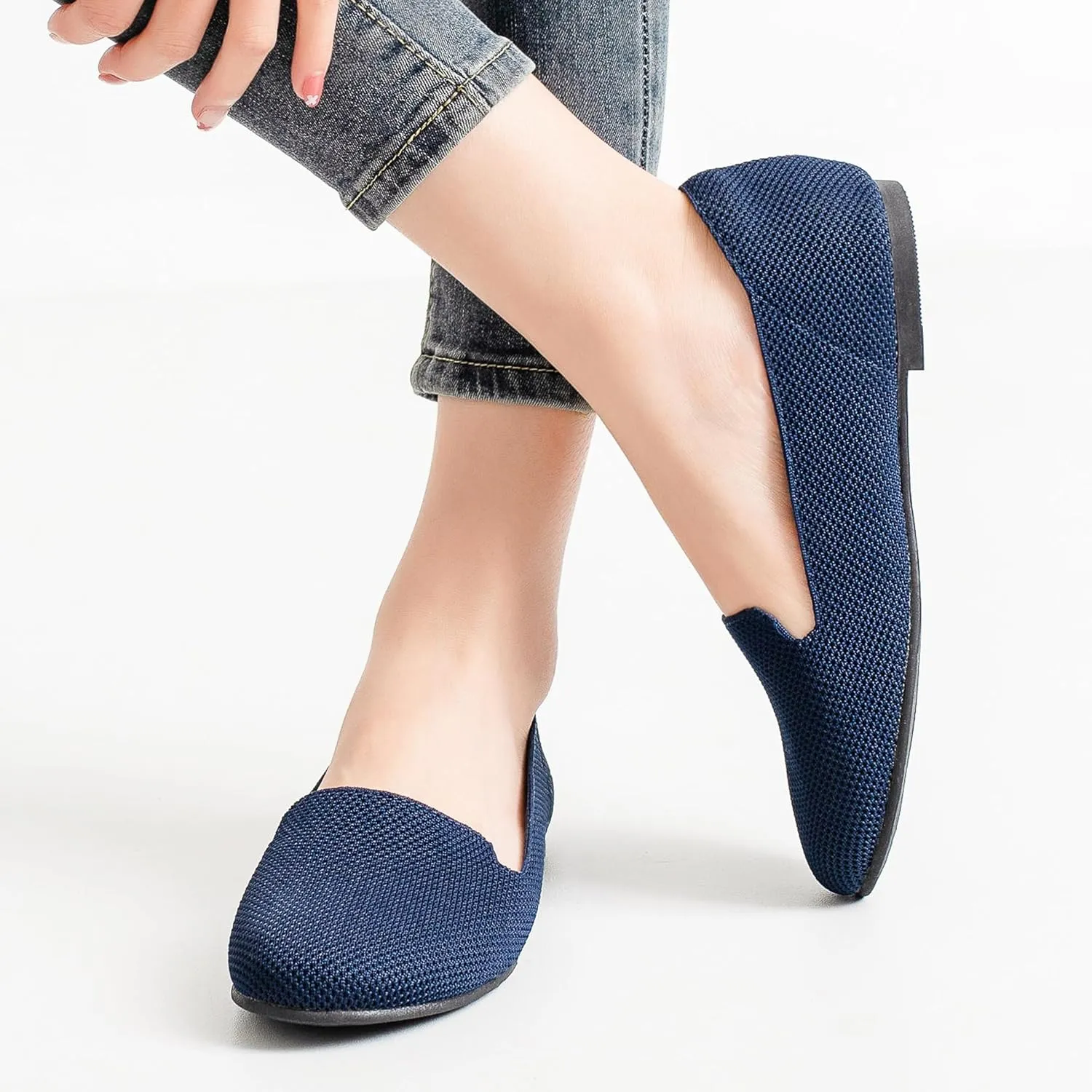Ataiwee Women's Wide Width Flat Shoes, Fashion Comfortable Plus Size Cute Round Toe Slip on Loafer Shoes.