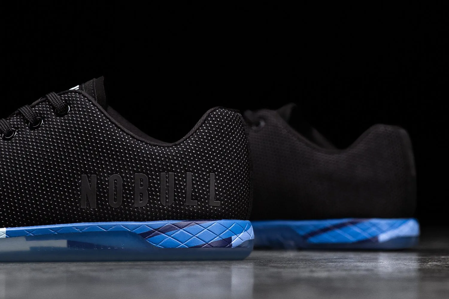 BLACK LIGHTNING TRAINER (MEN'S)
