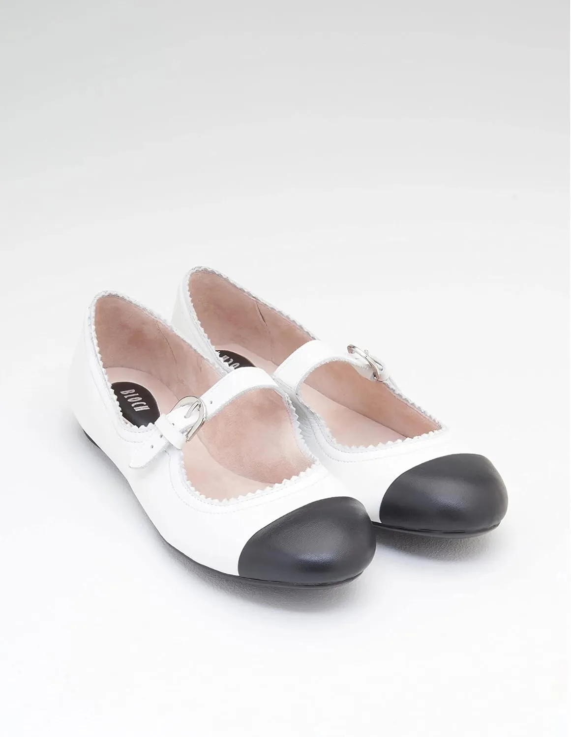 Bloch Women's Cassiopeia Ballet Flat