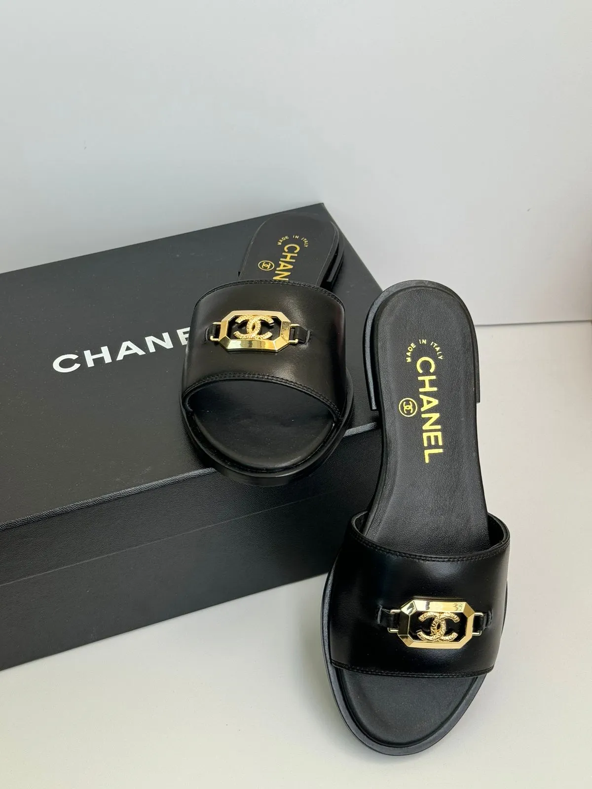 CH Open Toe Plain Formal Style Logo Shoes