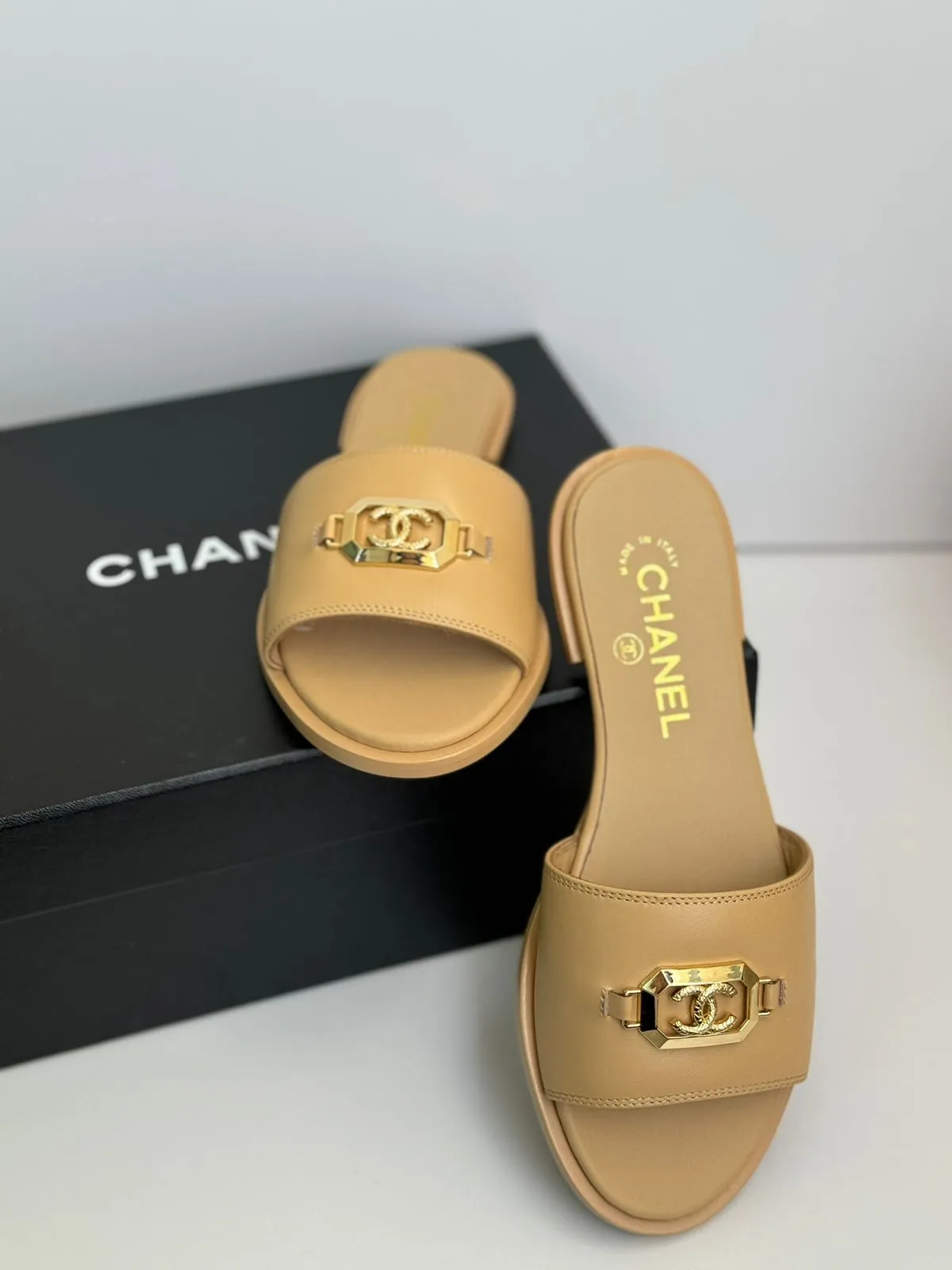 CH Open Toe Plain Formal Style Logo Shoes