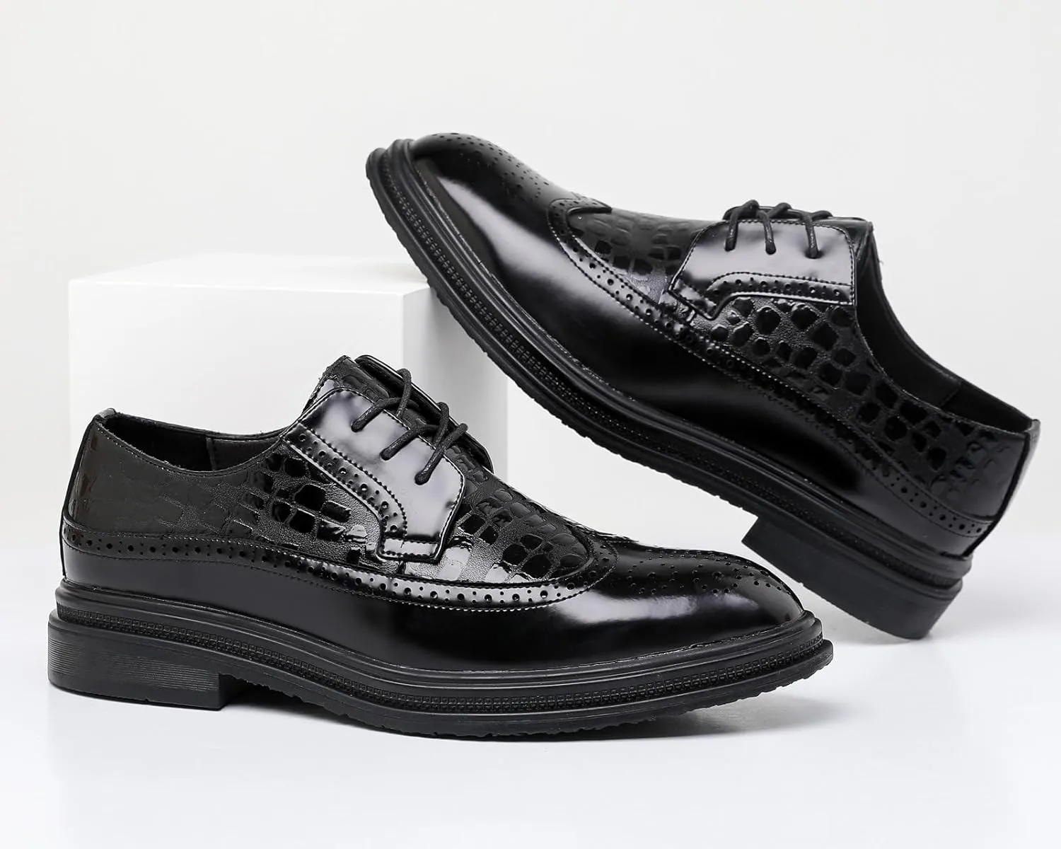 DADAWEN Men's Dress Shoes Classic Lace Up Wingtip Oxford Shoes Business Formal Shoes