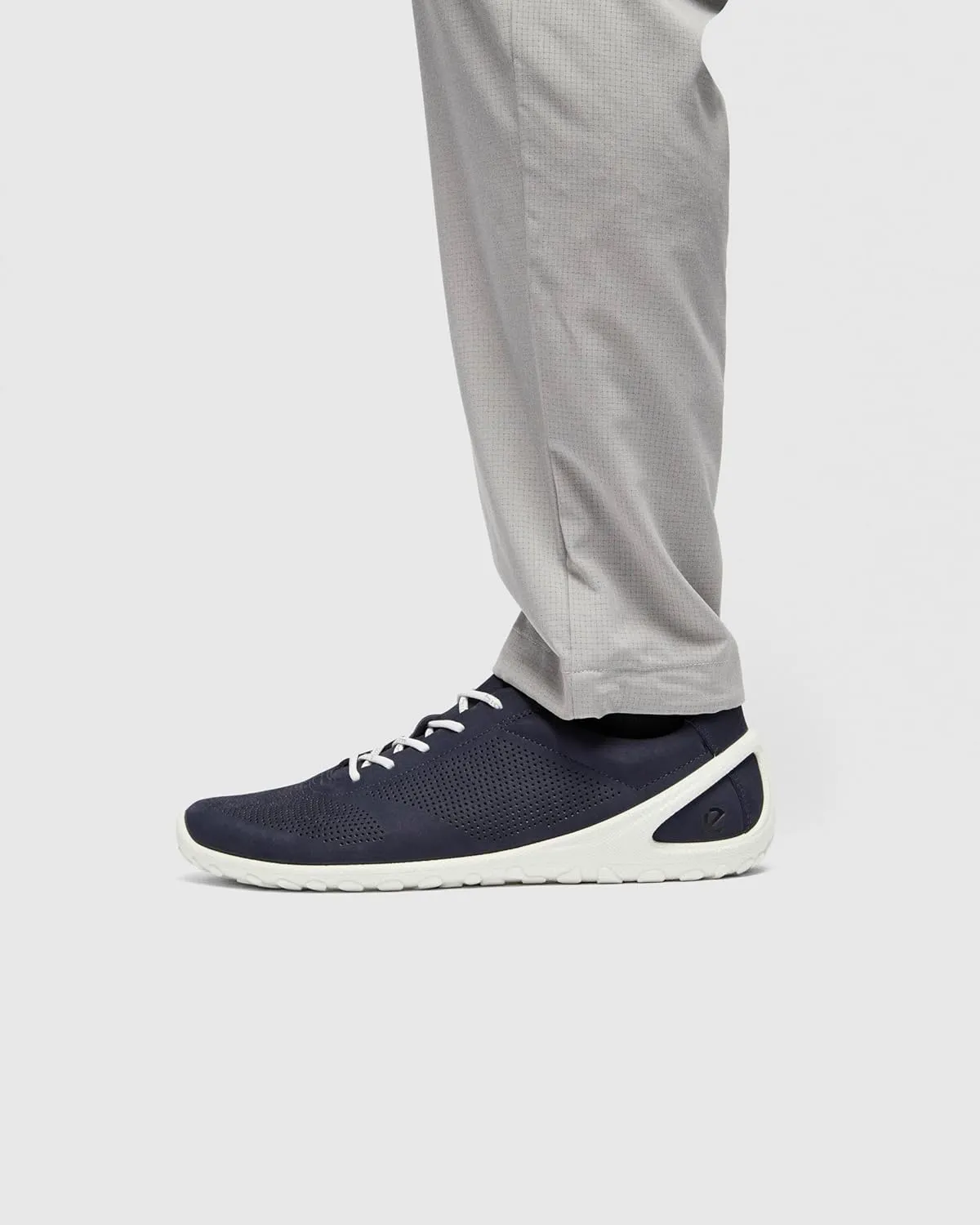 ECCO Men's Biom Lite Surge Cross Trainer Sneaker