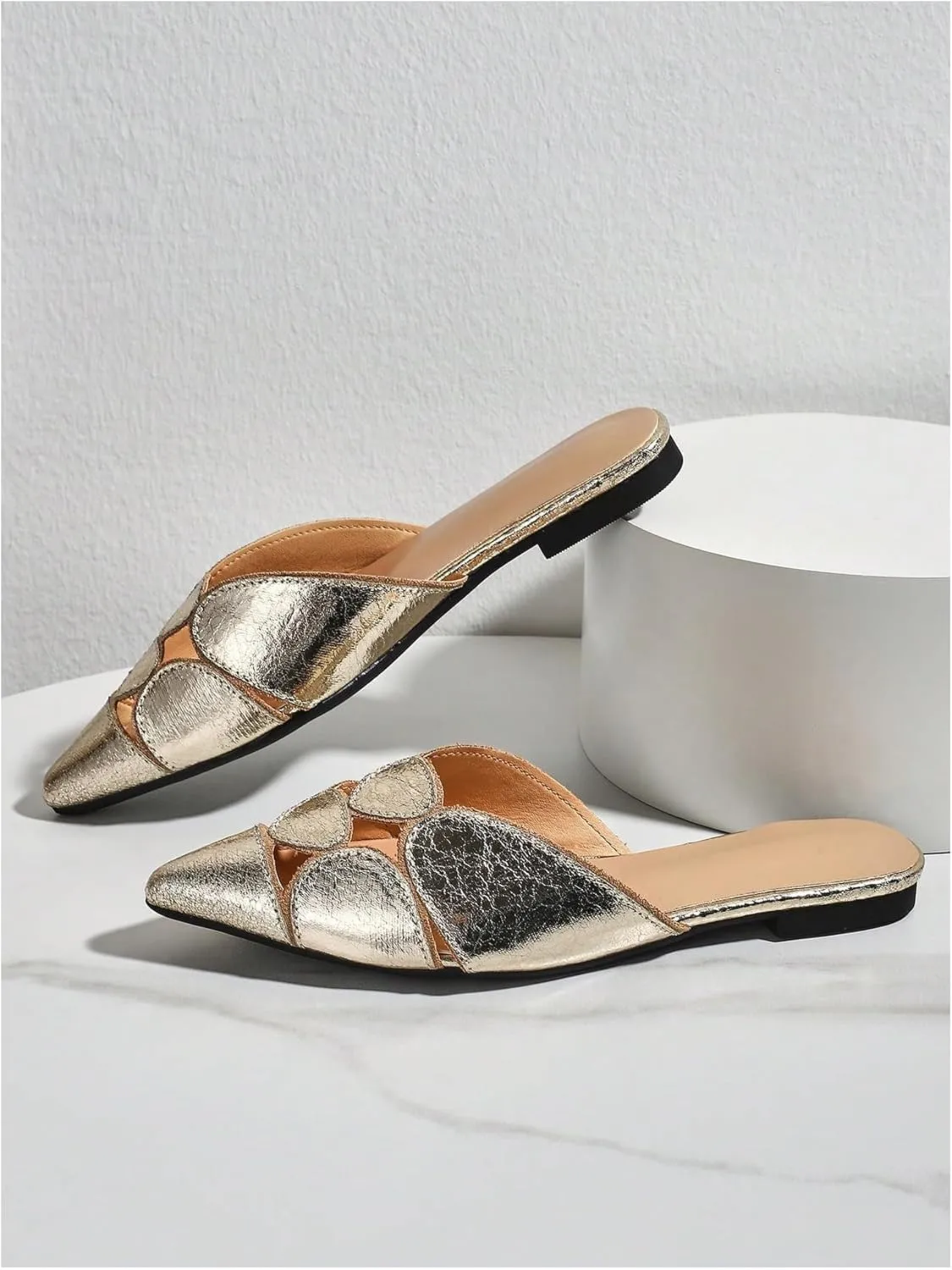 Floerns Women's Cut Out Closed Pointed Toe Backless Flat Mules Slip on Loafer Shoes