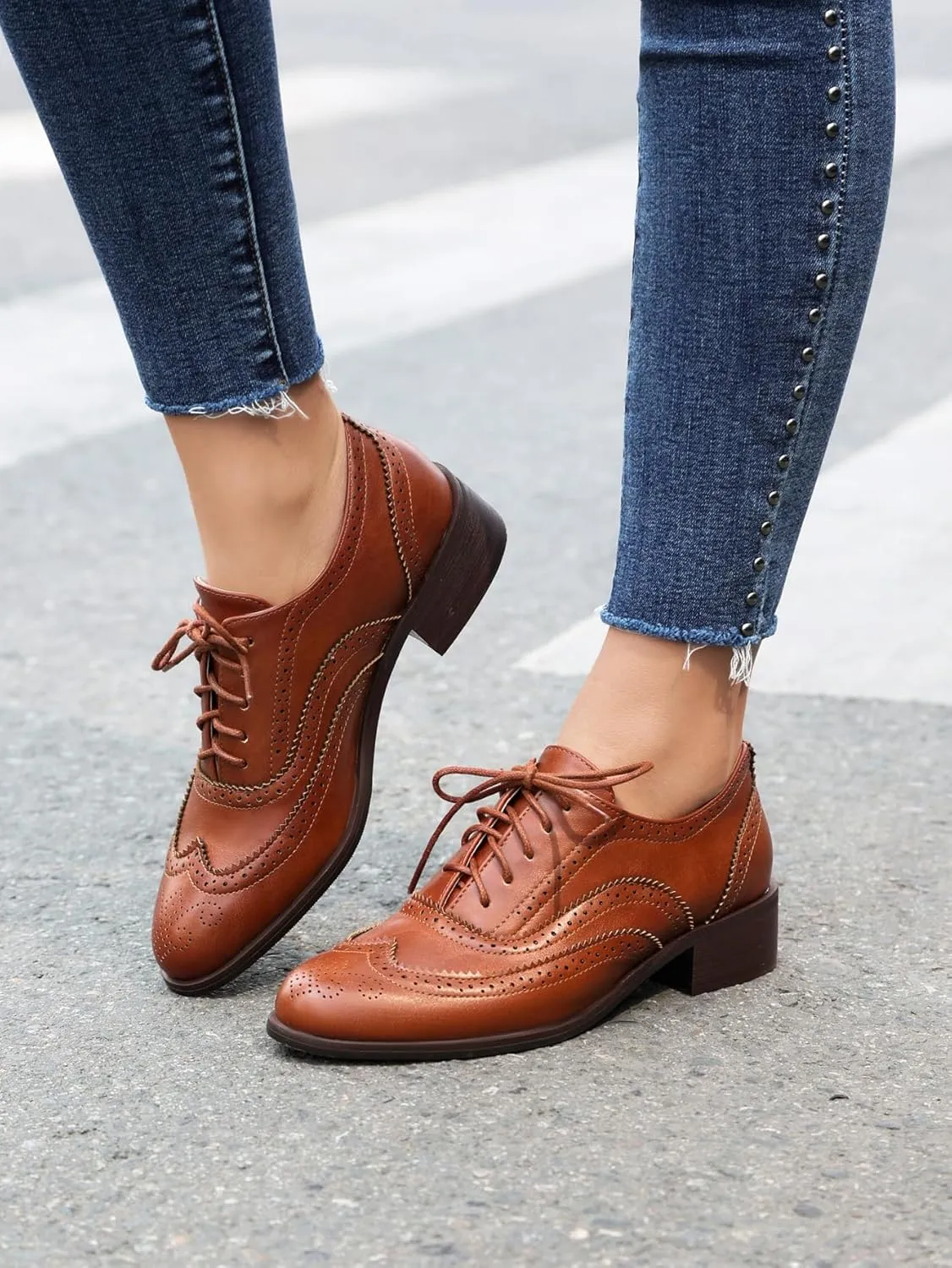 Lace-up Wingtips Oxford Shoes for Women Cutout Brogues Saddle Shoes