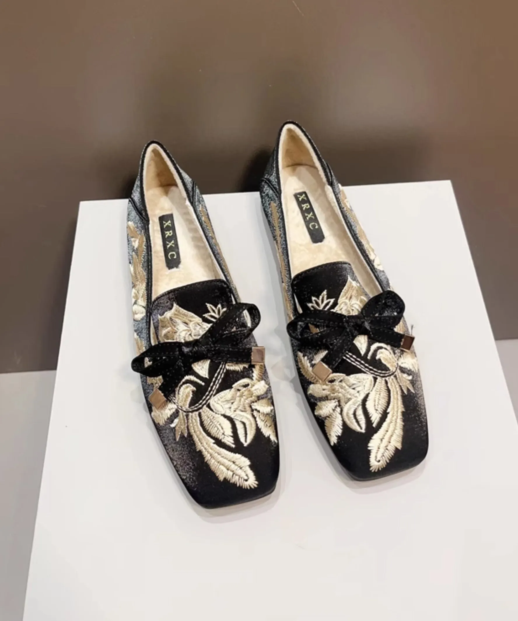 New Retro Black Embroidered Flat Feet Shoes Fuzzy Wool Lined