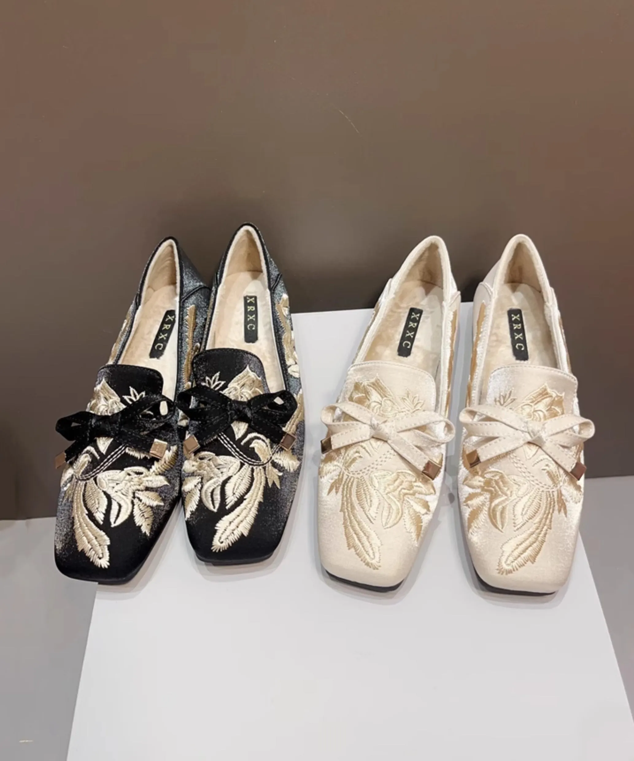 New Retro Black Embroidered Flat Feet Shoes Fuzzy Wool Lined
