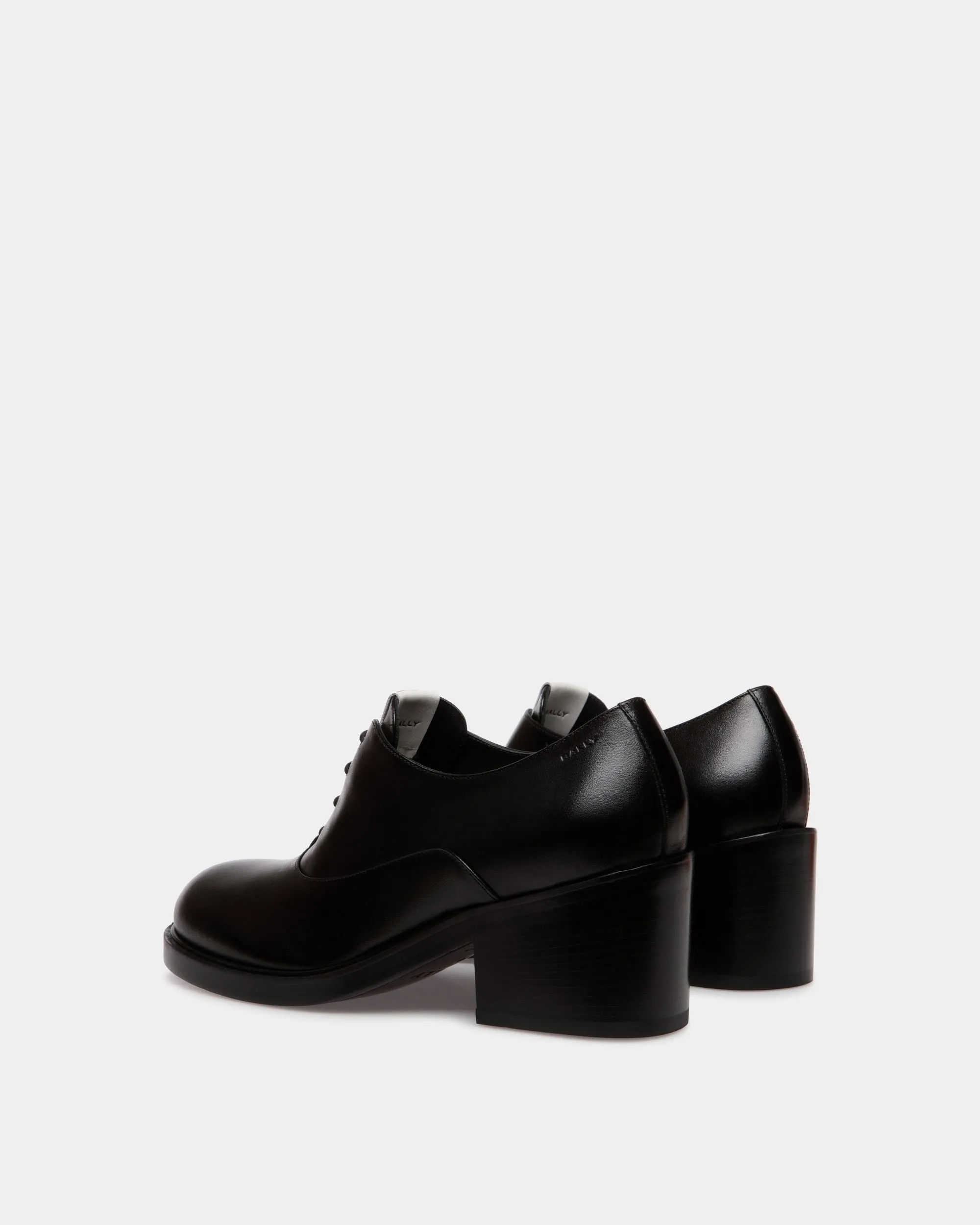 Peggy Oxford In Black Leather