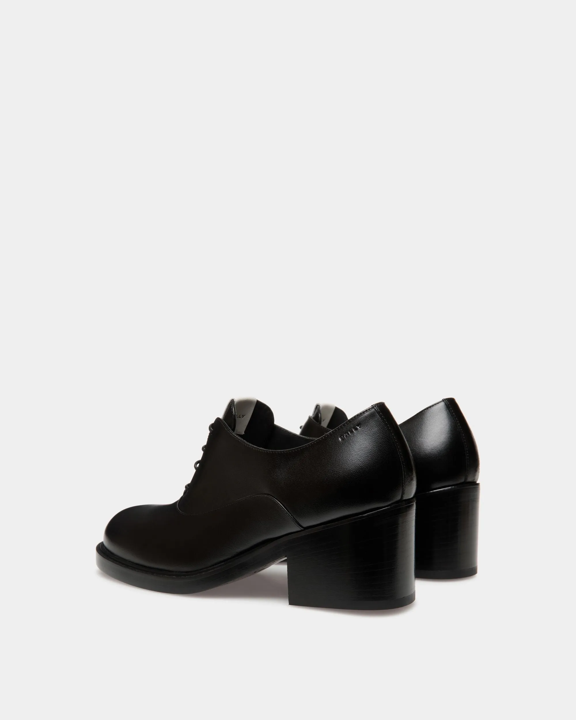 Peggy Oxford In Black Leather