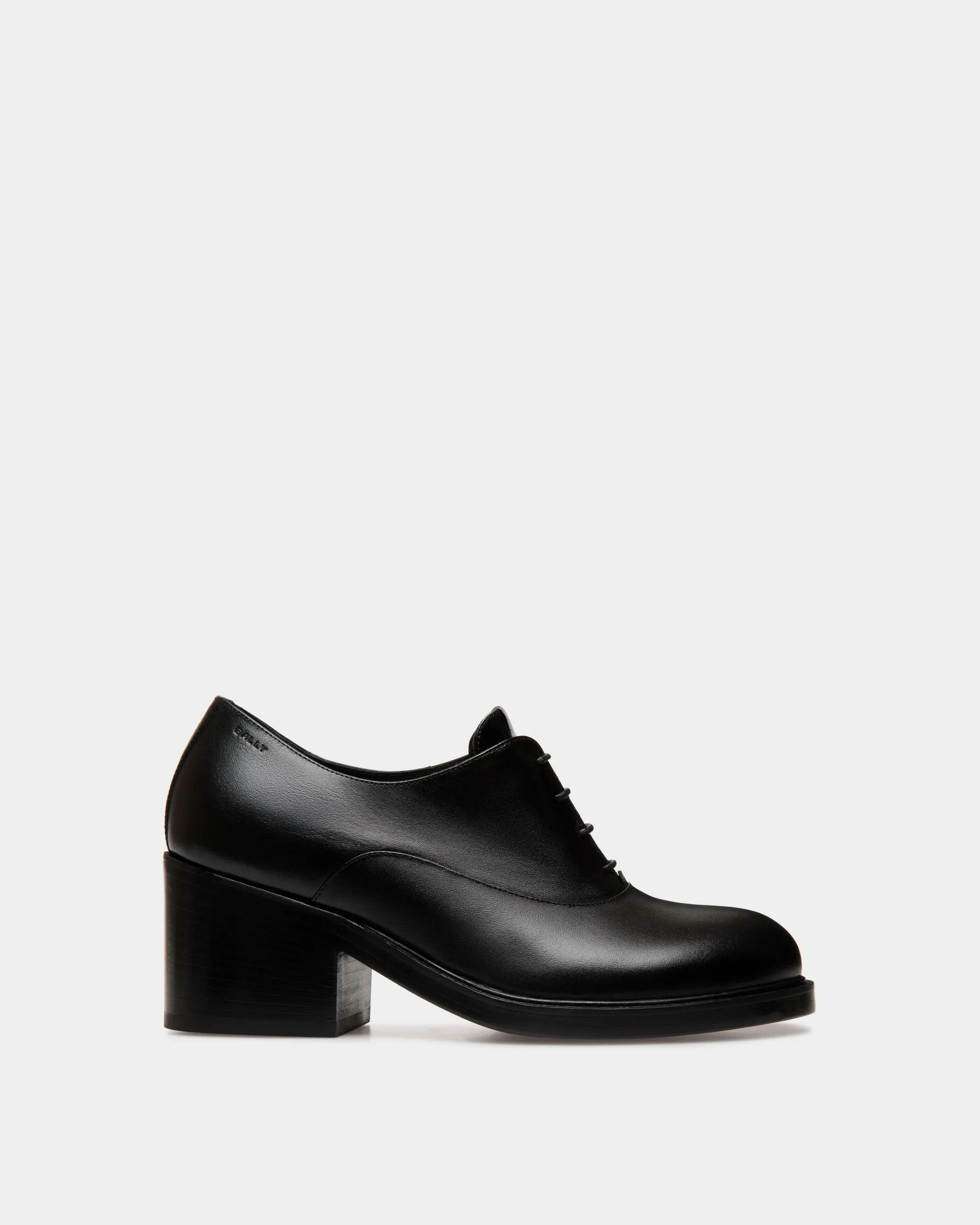 Peggy Oxford In Black Leather