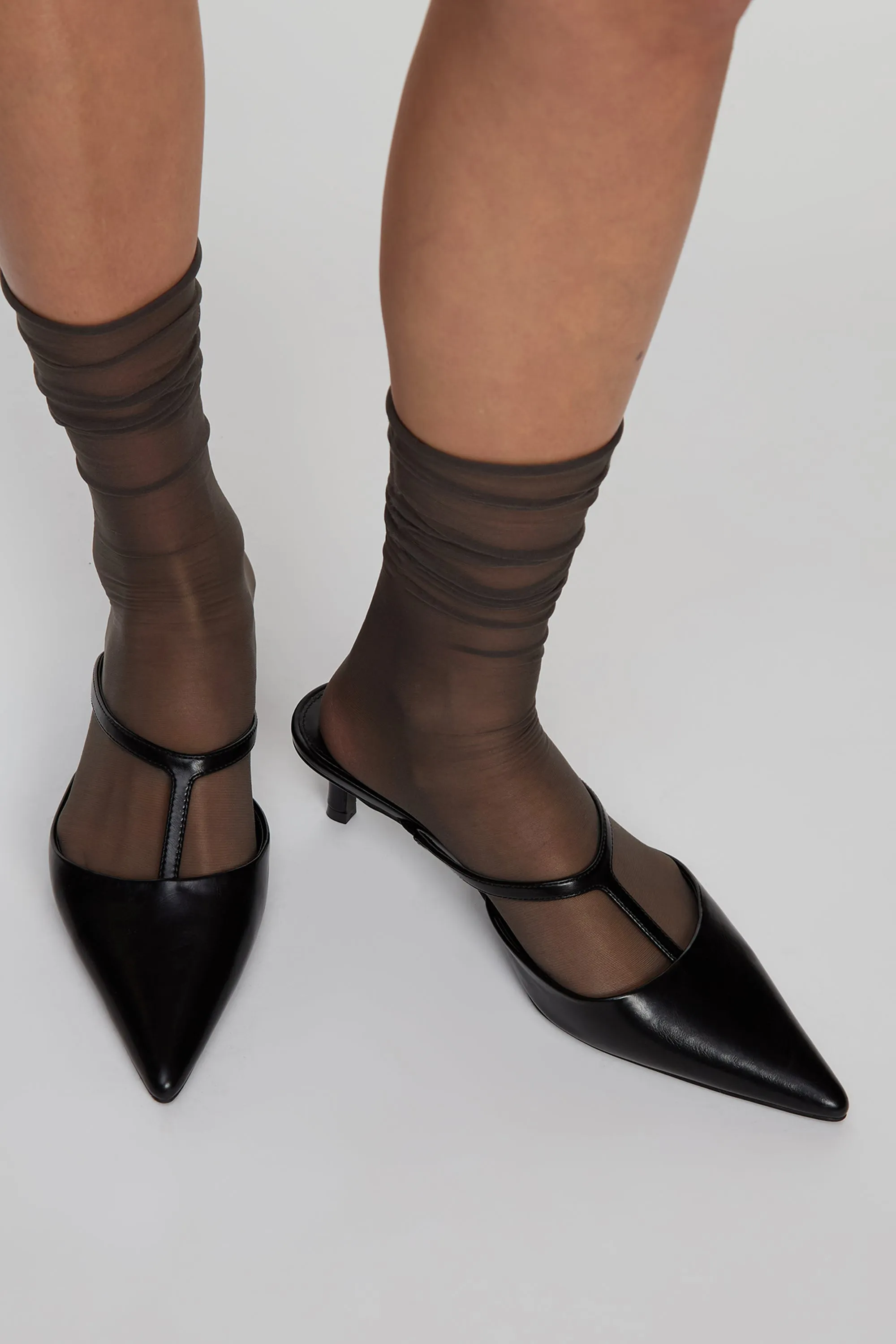 POINTED TOE STRAPPY HEEL