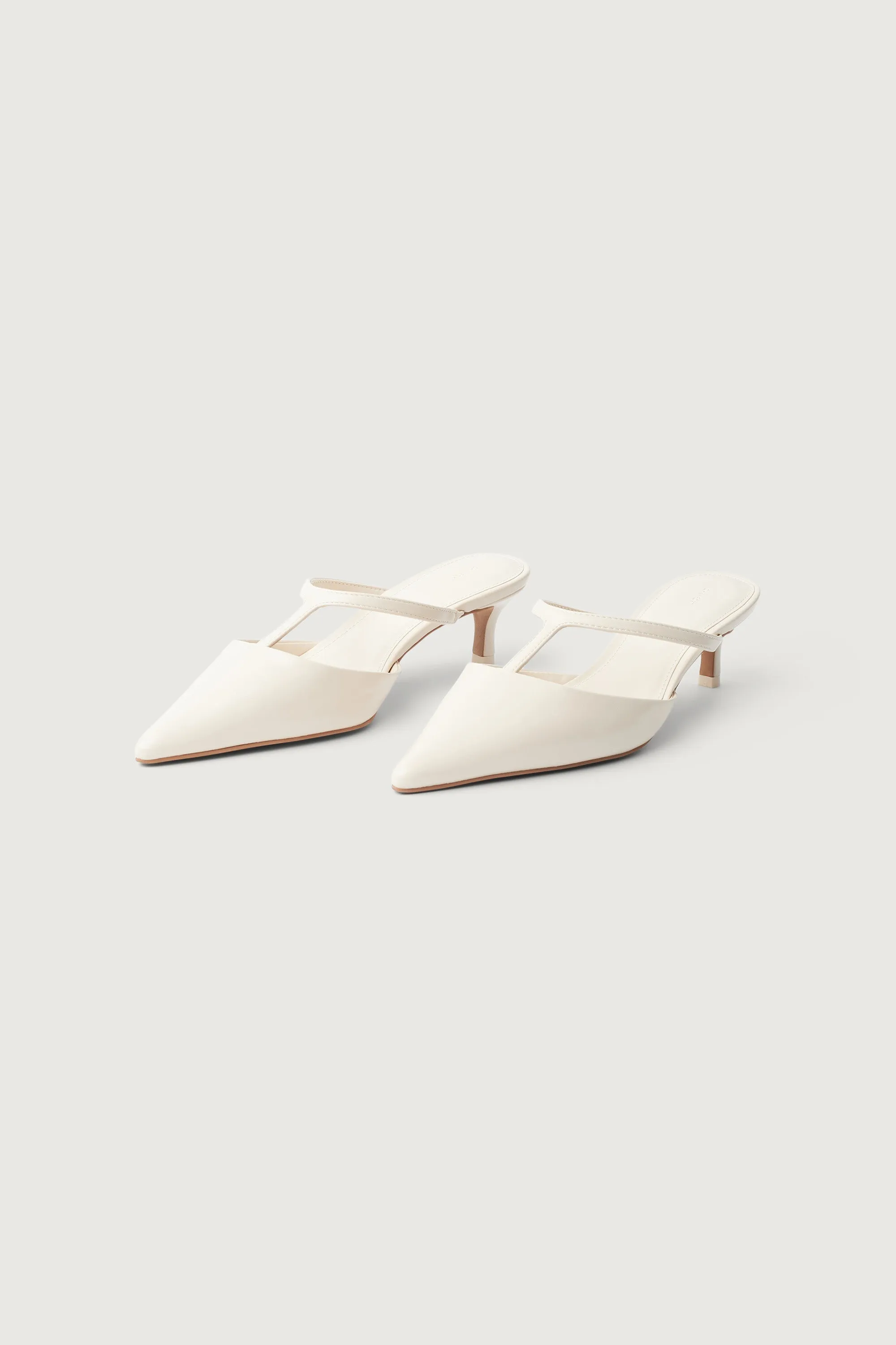POINTED TOE STRAPPY HEEL