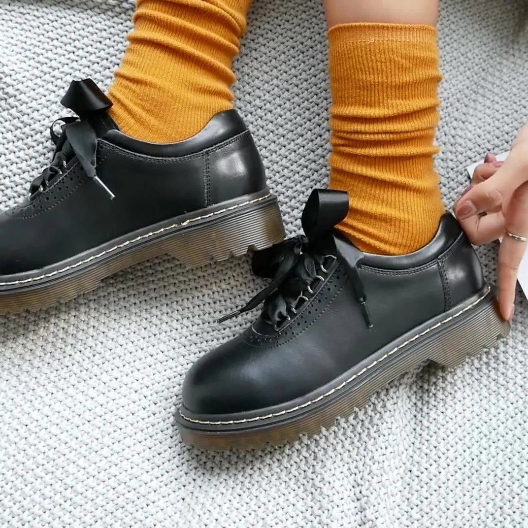 Round Toe Retro Ribbon Lace Up Oxford Shoes - Flats