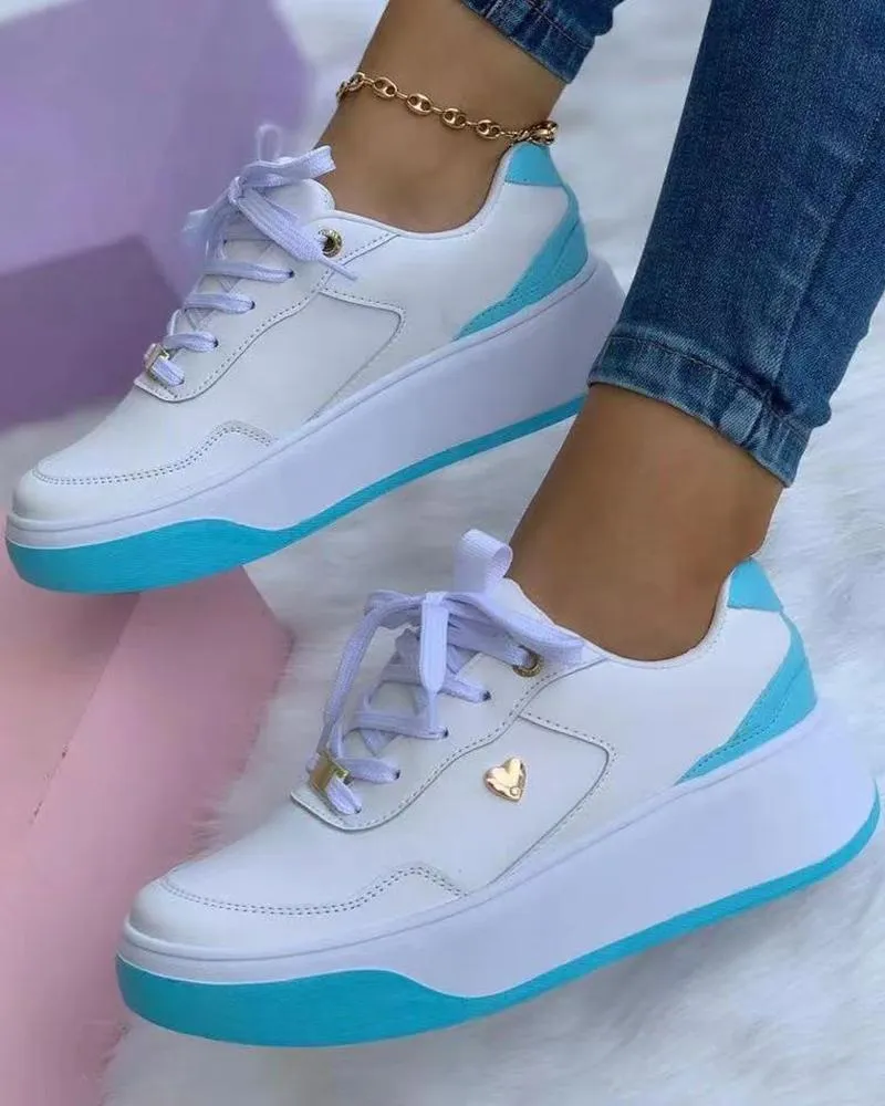 Timeless and supportive orthopedic Sneakers