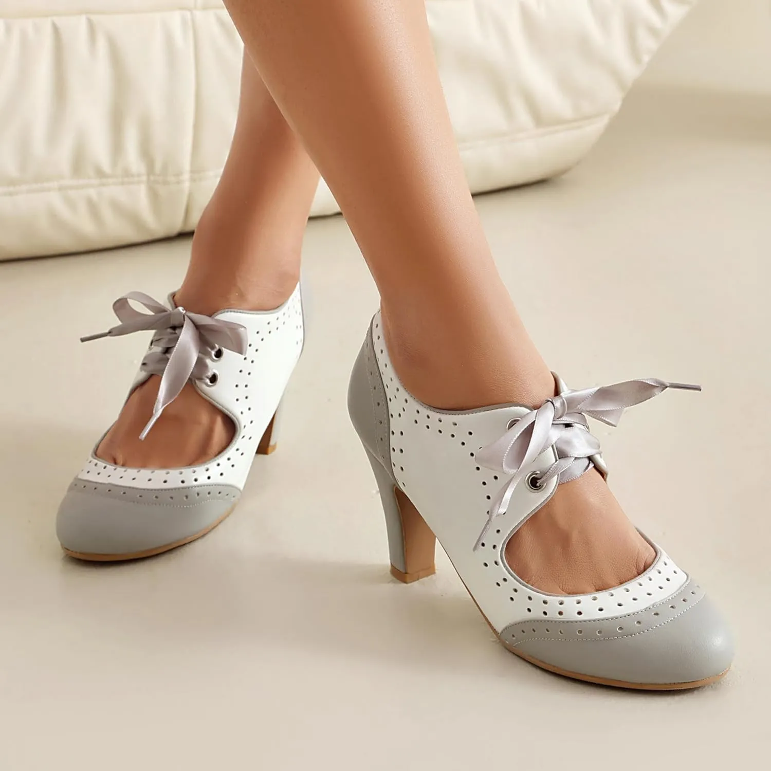 Women's Mary Jane Vintage Close Round Toe Lace Up Vintage 1950s Heels Retro 1920s Victorian Pumps 1930s Shoes