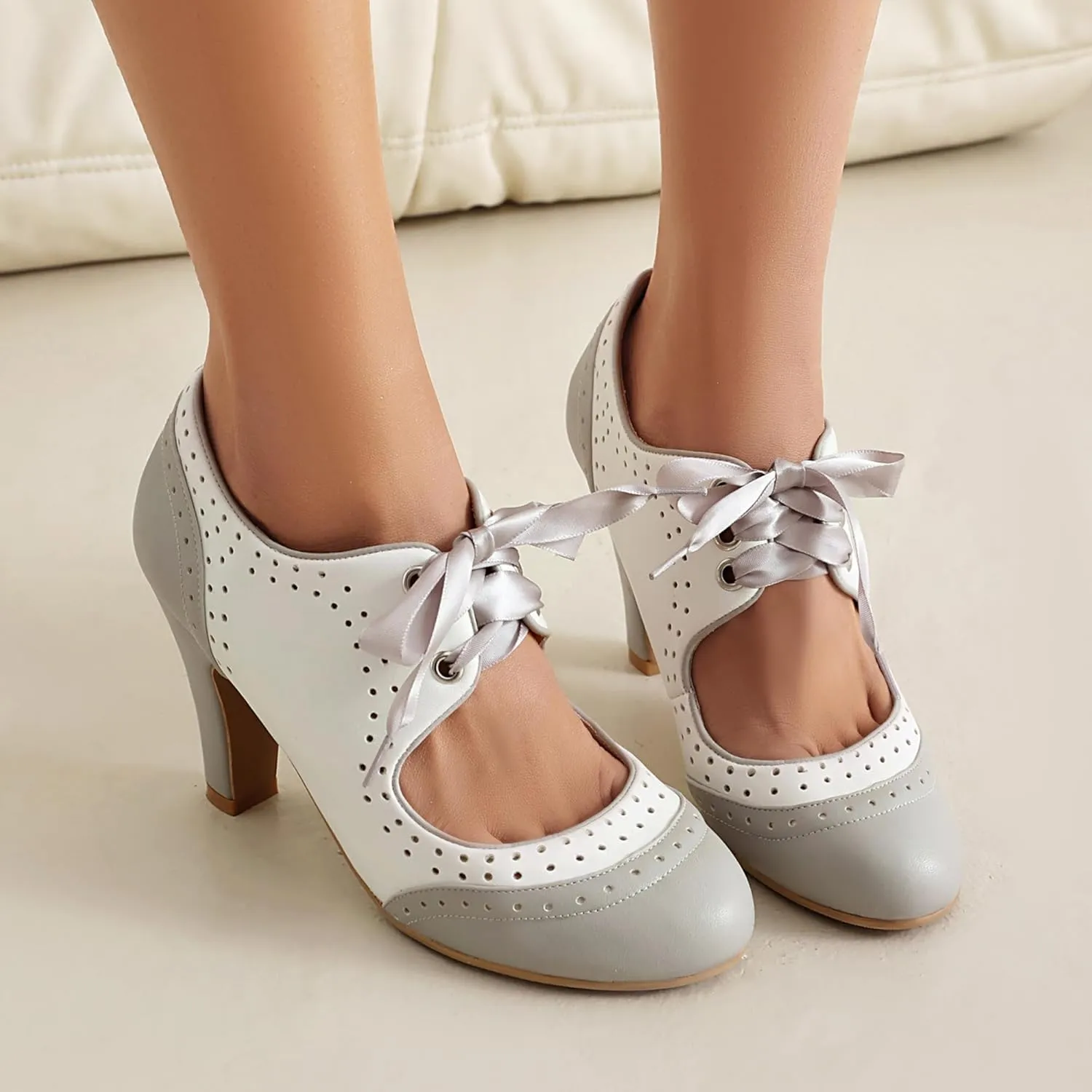 Women's Mary Jane Vintage Close Round Toe Lace Up Vintage 1950s Heels Retro 1920s Victorian Pumps 1930s Shoes