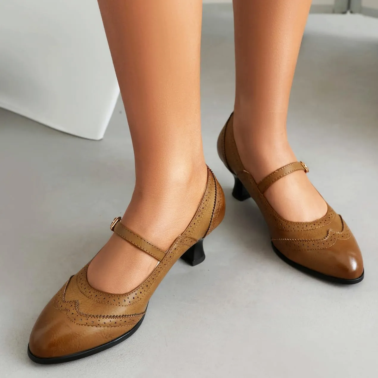 Women's Wingtip Mary Jane Low Kitten Heel Vintage Chunky Heels Ankle Strap Closed Round Toe Pumps Oxford Brogue Work Dress Shoes